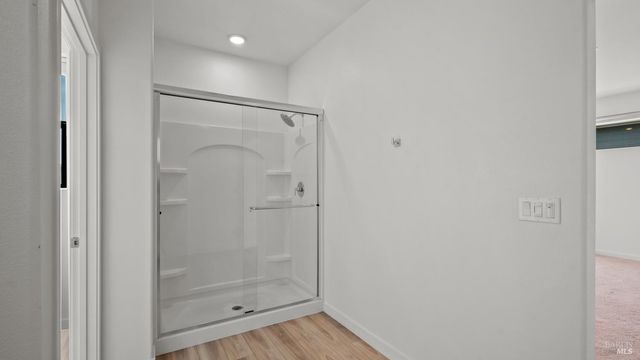 1586 Waterside Ln, Rohnert Park, CA 94928