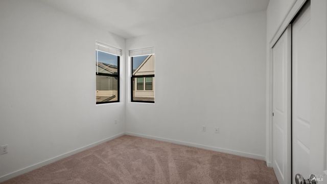 1586 Waterside Ln, Rohnert Park, CA 94928