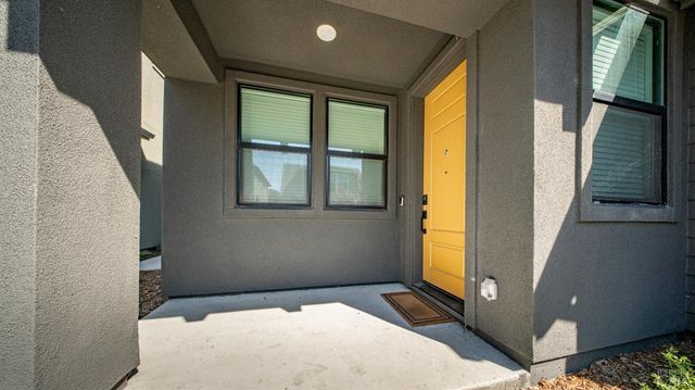 1586 Waterside Ln, Rohnert Park, CA 94928