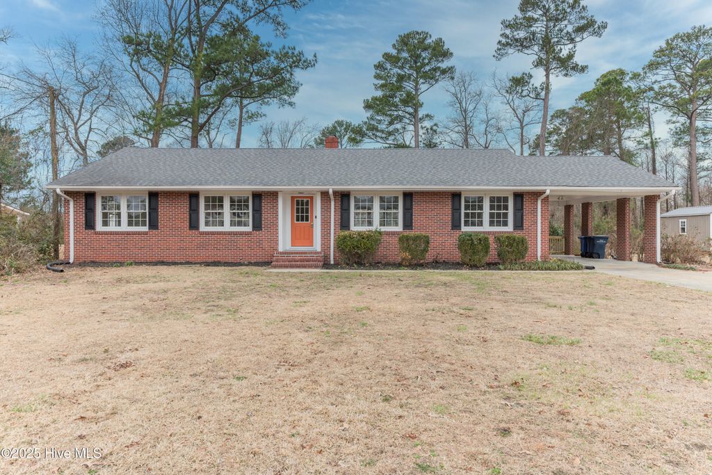609 River Court, Jacksonville, NC 28540