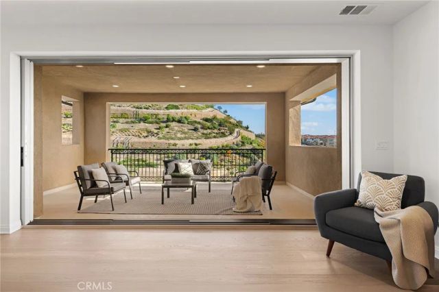 1592 Sunset View, Lake Forest, CA 92679