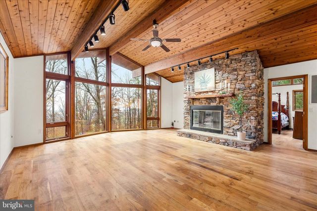 7442 DOGWOOD LN, Middletown, MD 21769