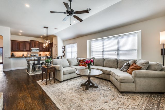 1812 Southridge Drive, Van Alstyne, TX 75495