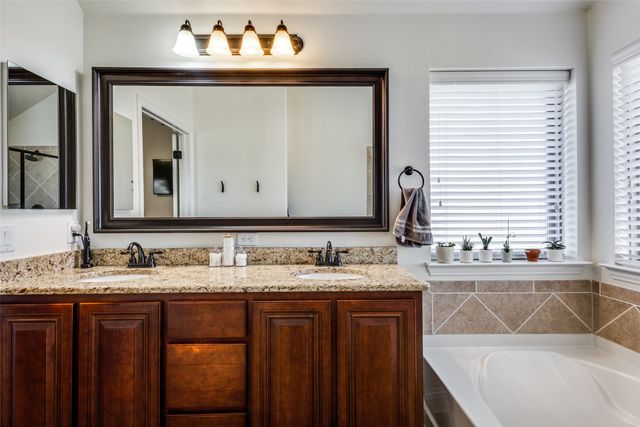 1812 Southridge Drive, Van Alstyne, TX 75495