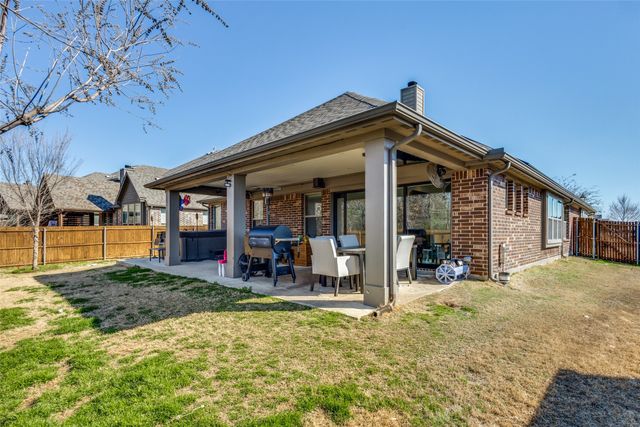 1812 Southridge Drive, Van Alstyne, TX 75495