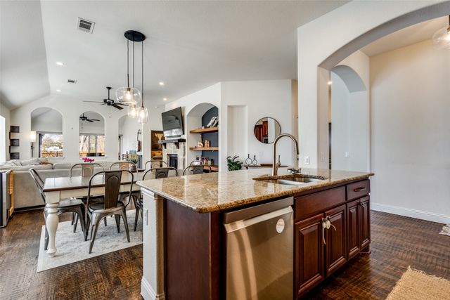 1812 Southridge Drive, Van Alstyne, TX 75495