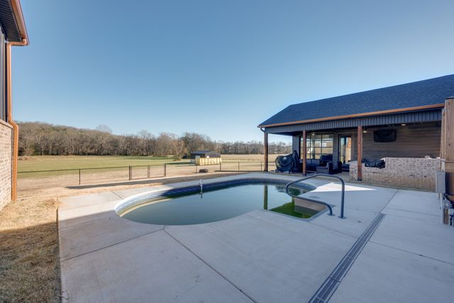 407 Shelbyville Hwy, Fayetteville, TN 37334