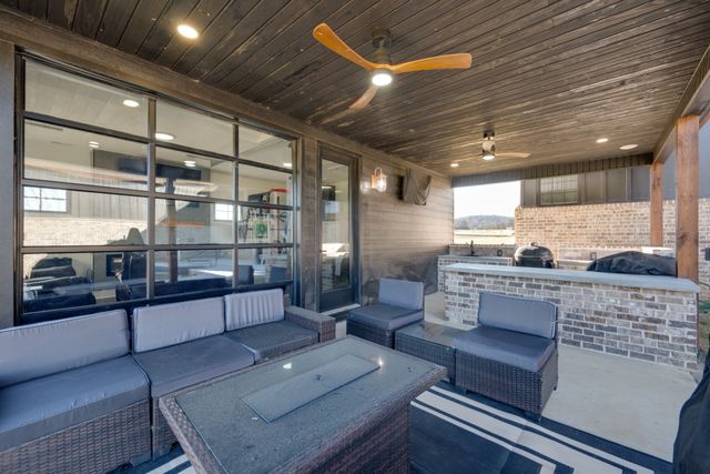 407 Shelbyville Hwy, Fayetteville, TN 37334