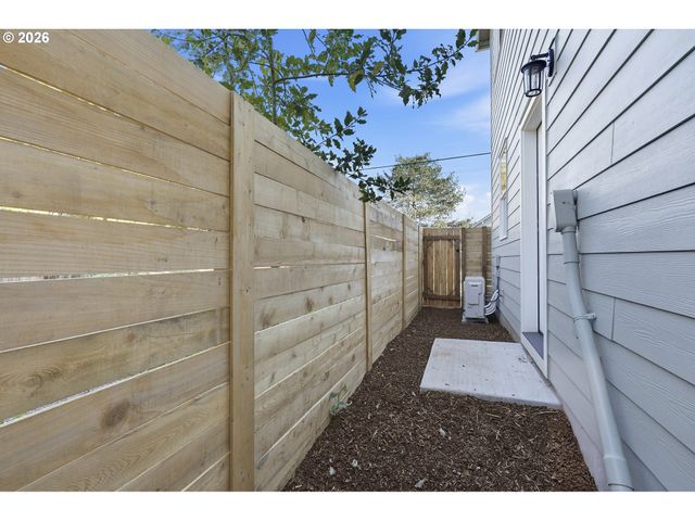 5220 Se Ramona St, Portland, OR 97206