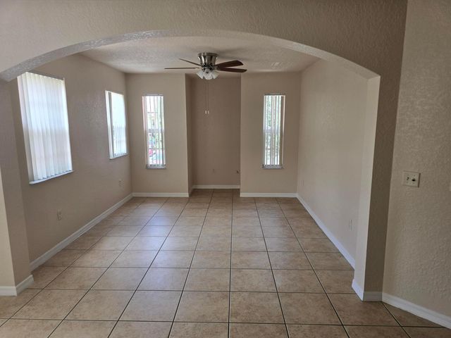 144 SW Peacock Blvd Apt 23-201 St, Port St Lucie, FL 34986