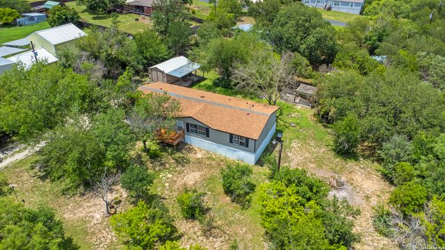 176 County Road 5633, Castroville, TX 78009