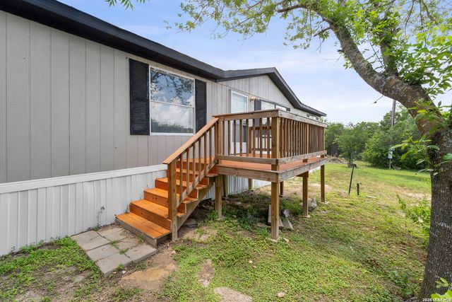 176 County Road 5633, Castroville, TX 78009