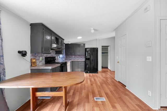 176 County Road 5633, Castroville, TX 78009