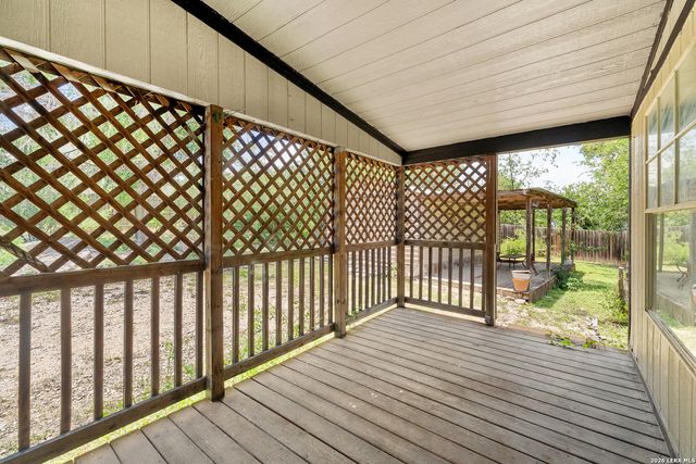 176 County Road 5633, Castroville, TX 78009