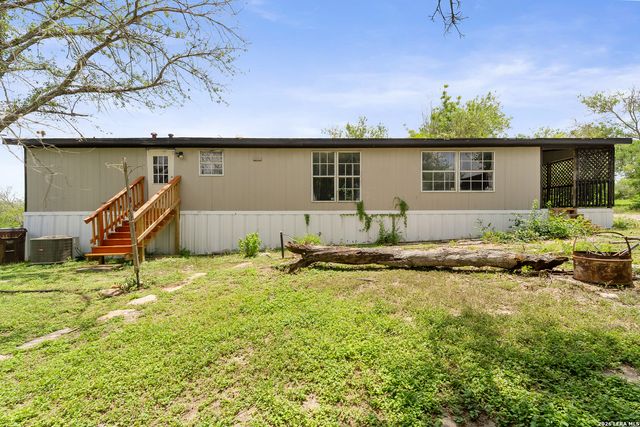 176 County Road 5633, Castroville, TX 78009