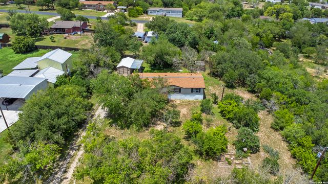 176 County Road 5633, Castroville, TX 78009
