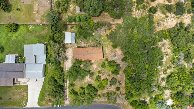 176 County Road 5633, Castroville, TX 78009