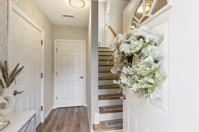 22 Apthorp St, Worcester, MA 01606