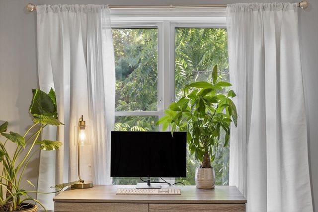 22 Apthorp St, Worcester, MA 01606