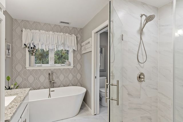 22 Apthorp St, Worcester, MA 01606