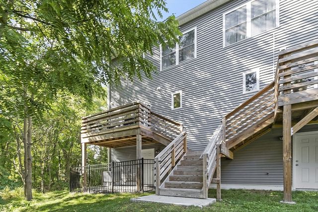 22 Apthorp St, Worcester, MA 01606