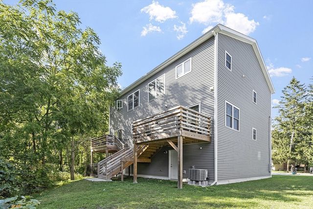 22 Apthorp St, Worcester, MA 01606