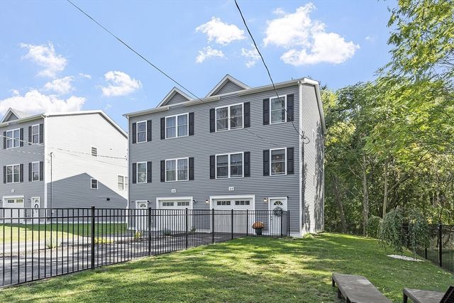 22 Apthorp St, Worcester, MA 01606