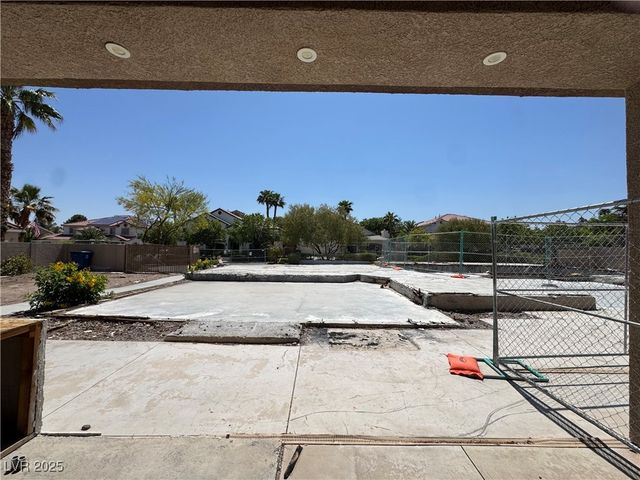 7360 Bachelors Button Drive, Las Vegas, NV 89131