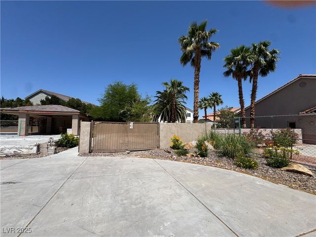 7360 Bachelors Button Drive, Las Vegas, NV 89131