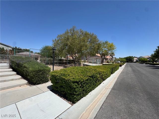 7360 Bachelors Button Drive, Las Vegas, NV 89131