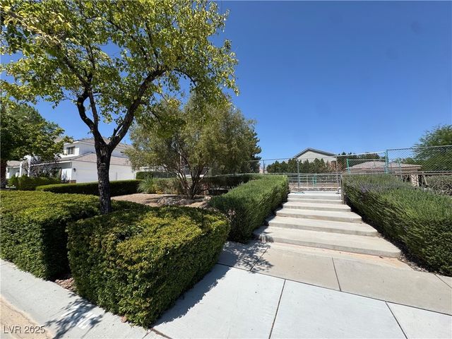 7360 Bachelors Button Drive, Las Vegas, NV 89131