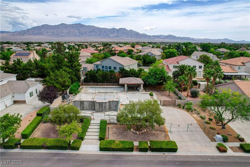 7360 Bachelors Button Drive, Las Vegas, NV 89131