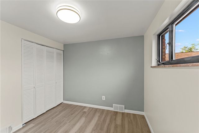 115 Bost Dr, West Mifflin, PA 15122
