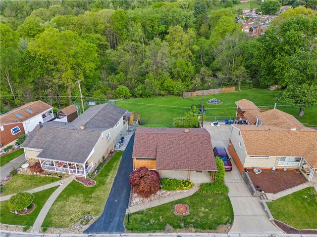 115 Bost Dr, West Mifflin, PA 15122