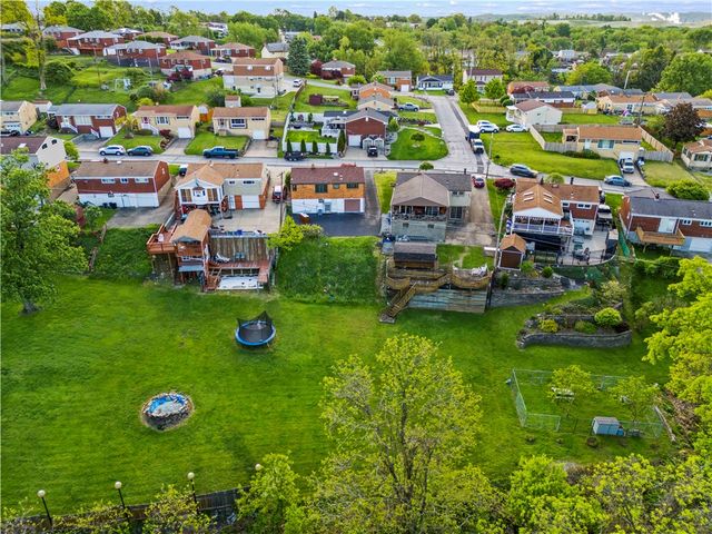 115 Bost Dr, West Mifflin, PA 15122