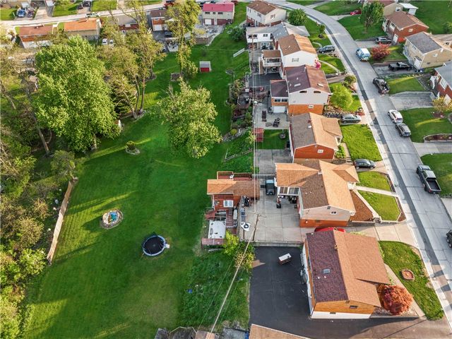 115 Bost Dr, West Mifflin, PA 15122
