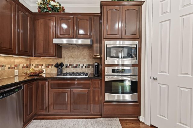 3010 Royal Oaks Crest, Houston, TX 77082