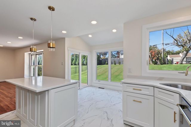 202 HIDDEN CREEK DR, Hatboro, PA 19040