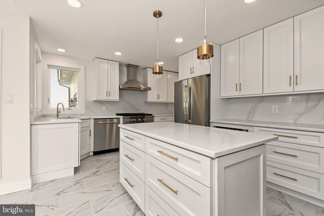 202 HIDDEN CREEK DR, Hatboro, PA 19040