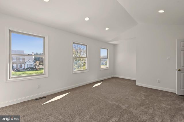 202 HIDDEN CREEK DR, Hatboro, PA 19040