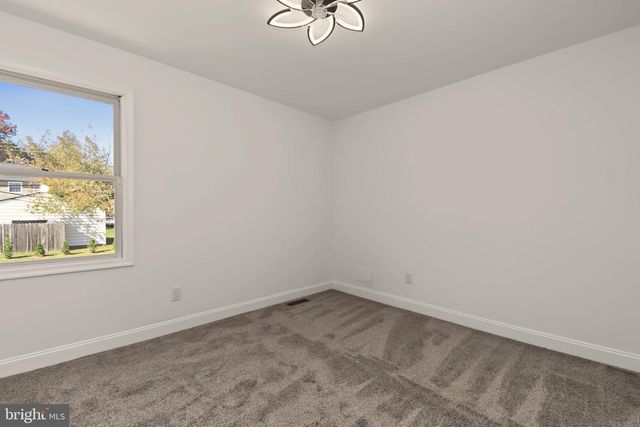 202 HIDDEN CREEK DR, Hatboro, PA 19040