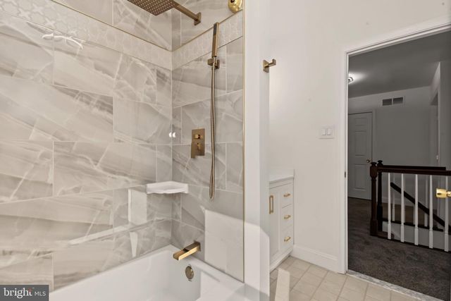 202 HIDDEN CREEK DR, Hatboro, PA 19040