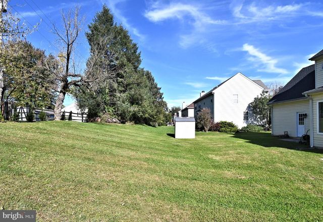 202 HIDDEN CREEK DR, Hatboro, PA 19040