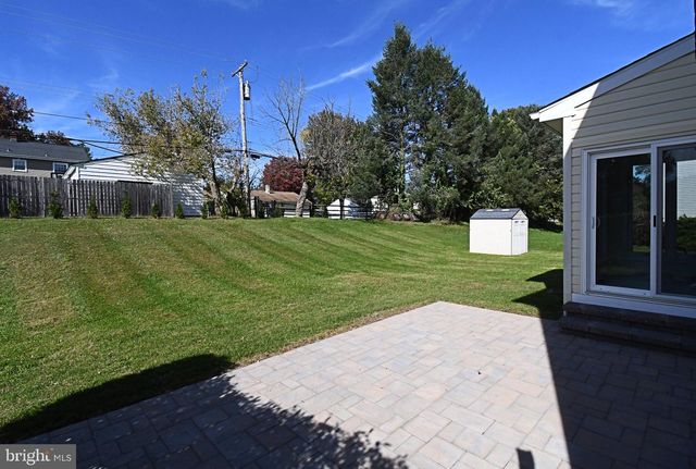 202 HIDDEN CREEK DR, Hatboro, PA 19040