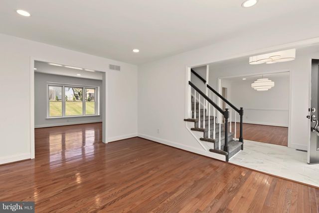 202 HIDDEN CREEK DR, Hatboro, PA 19040