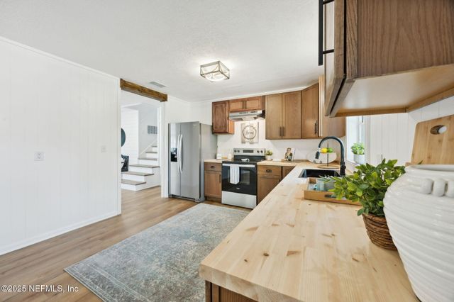 5978 FURY Drive, Jacksonville, FL 32244