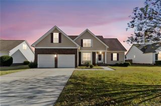 5925 Blue Sky Lane, Hope Mills, NC 28348