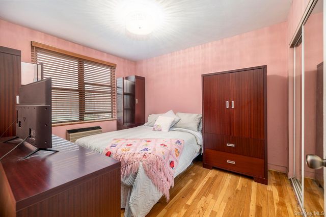 1 Jefferson Avenue H8, Rockville Centre, NY 11570