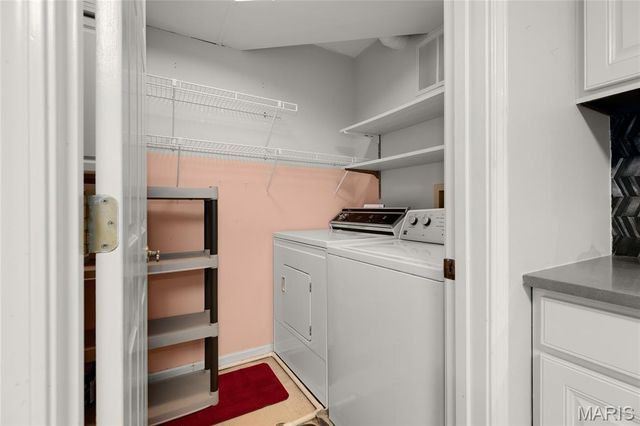 526 Sarah Lane 22, Creve Coeur, MO 63141