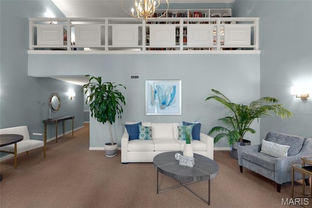 526 Sarah Lane 22, Creve Coeur, MO 63141